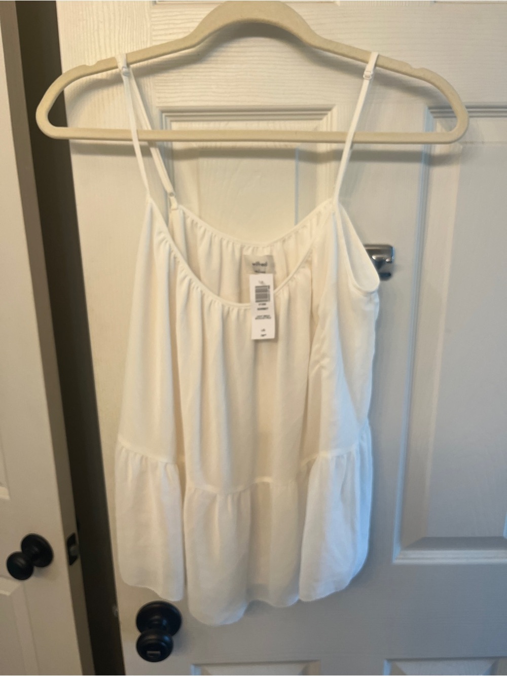 Wilfred Aritzia Women’s Cream Tiered Spaghetti Strap Tank Top. NWT size L
